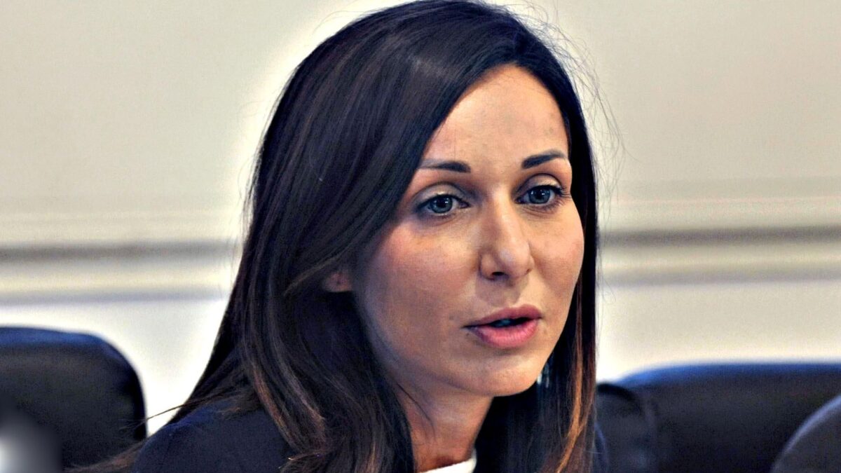 «Castelbianco spese 670.000 euro per i raccomandati dalla Boda»