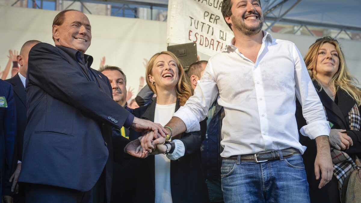 Lavori alle Camere, comizi, consultazioni. Quattro proposte per unire la destra