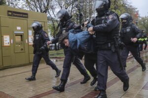 La schizofrenia dell’accoglienza Ue. Non vale per i russi in fuga dalle armi