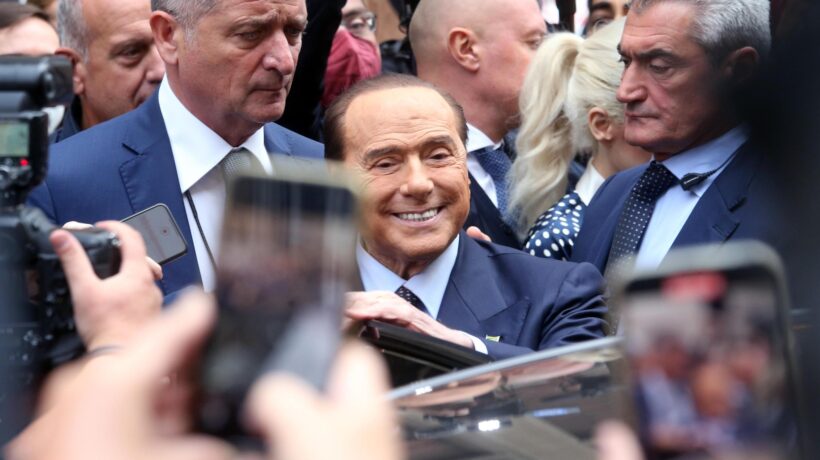 Berlusconi c’è, azzurri sopra l’8%