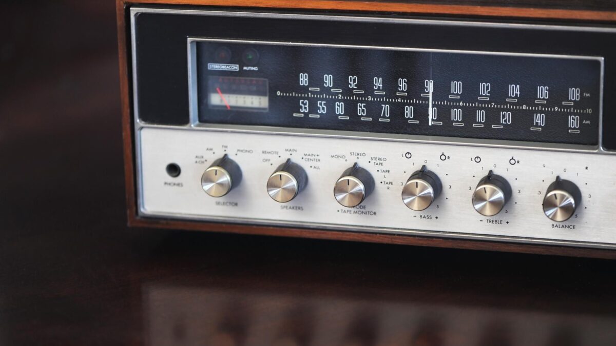 L’11 settembre della radio pubblica. La Rai manda in soffitta le onde medie