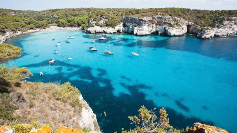 Alla scoperta di Minorca tra spiagge cristalline e natura selvaggia