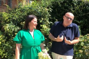 Le pillole di galateo di Petra e Carlo: come apparecchiare per il brunch domenicale in giardino