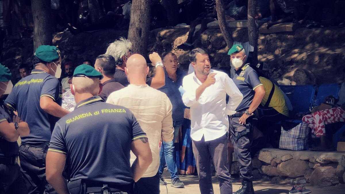 Blitz a Lampedusa: Salvini svela i trucchi della Lamorgese
