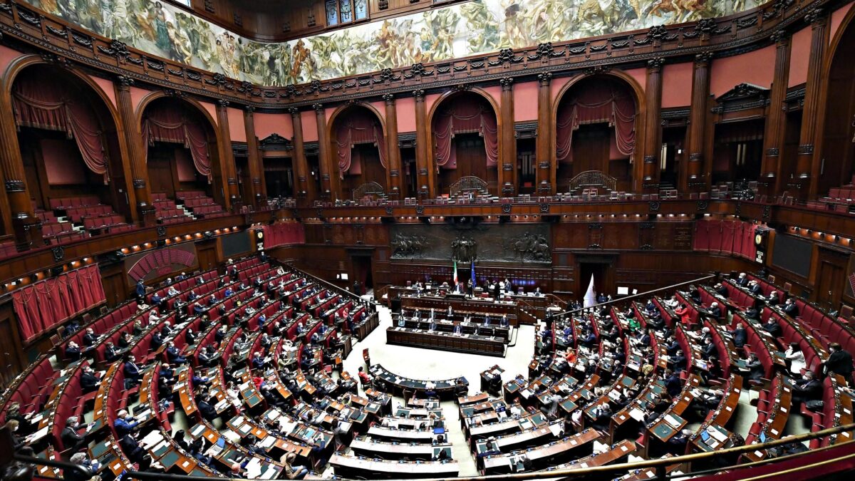 Il governo cerca fondi anti bollette: dai decreti «scaduti» 7,8 miliardi