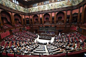 Il governo cerca fondi anti bollette: dai decreti «scaduti» 7,8 miliardi