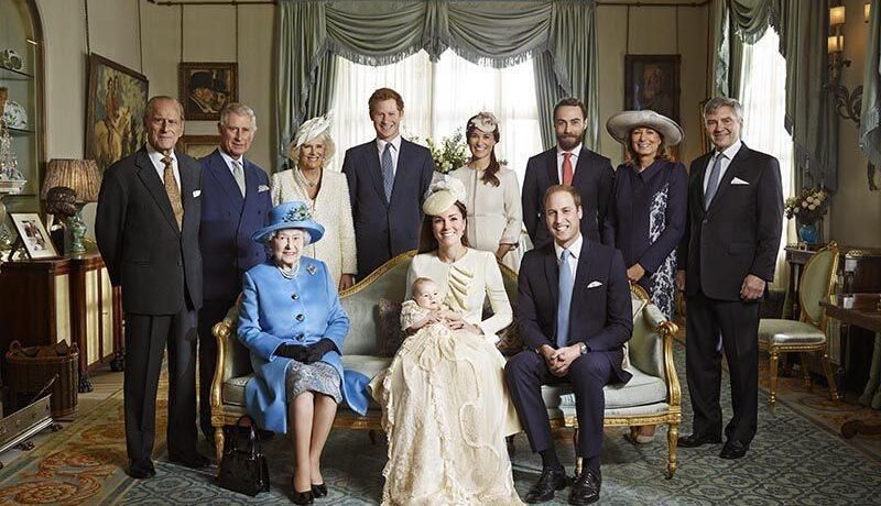 La famiglia reale al completo (Ansa)