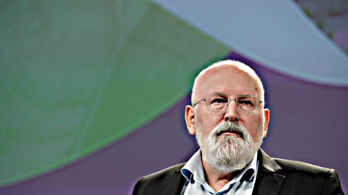 Timmermans svela il vero volto Ue: «Togliamo i guadagni alle aziende»