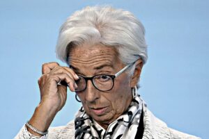 La Lagarde sempre fuori tempo. Ora ci porta dritti alla recessione