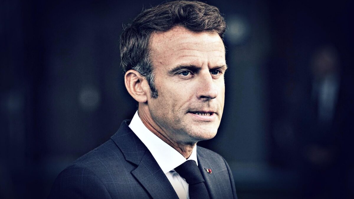 Macron usa l’eutanasia per coprire i fallimenti su economia e sicurezza