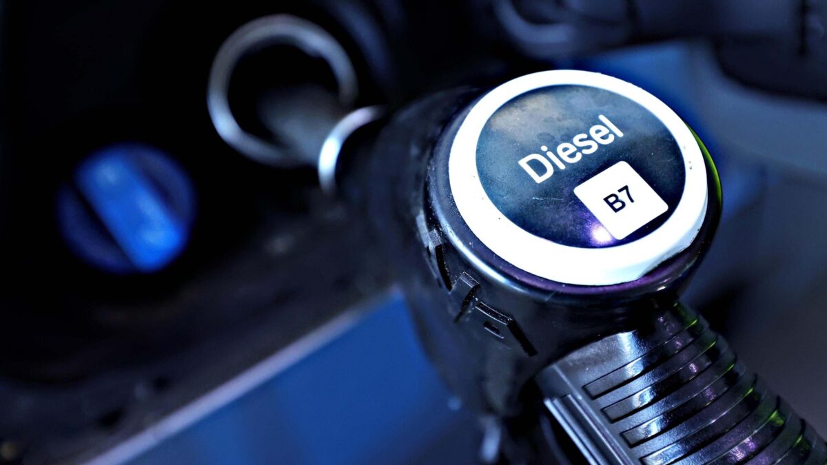 Il gasolio più «salato» della benzina. «Colpa delle scorte dei termosifoni»