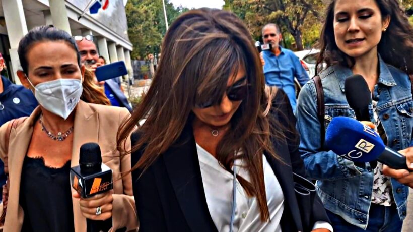 La mamma di Grillo jr tartassata in aula sulla battuta spinta