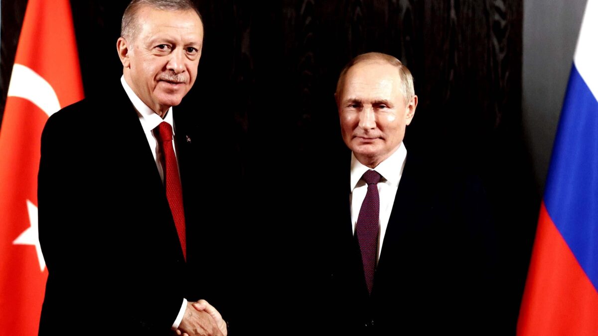 Turchia: «Putin pronto a negoziare». Ungheria, referendum sulle sanzioni