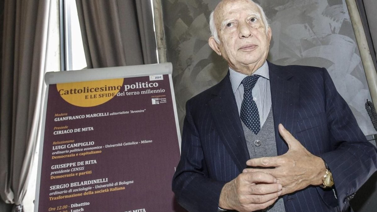 Paolo Cirino Pomicino: «Draghi in ginocchio a Parigi simbolo del degrado italiano»