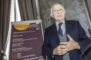 Paolo Cirino Pomicino: «Draghi in ginocchio a Parigi simbolo del degrado italiano»