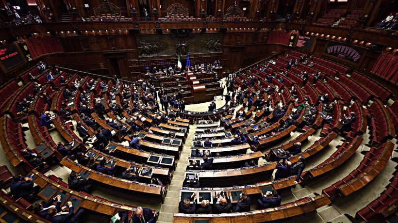 Camera, primo pasticcio le commissioni