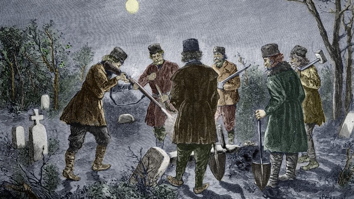 Prima di Dracula, il mito dei non-morti. Il vampirismo e la storia.