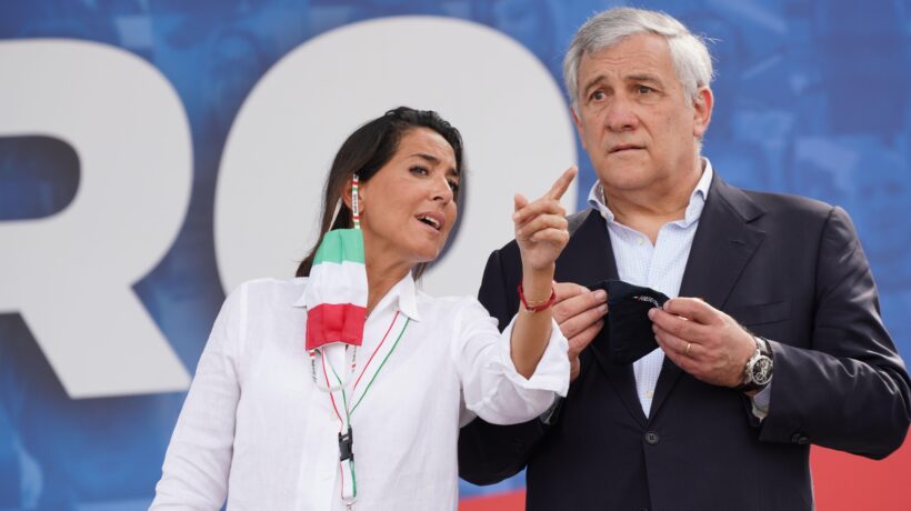 In Forza Italia è il momento delle colombe: si lavora a consultazioni senza strappi