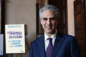 Ocse, Davos, Big tech Il sistema (in)visibile che governa il mondo