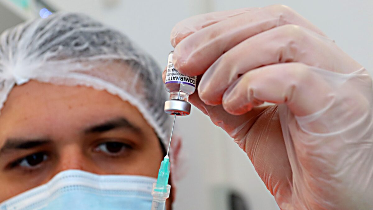 Ora subito via l’obbligo di vaccinarsi. E  commissione d’inchiesta sul Covid