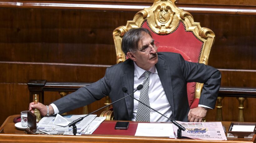Insulti e stelle delle Br per La Russa. Però il Pd accusa il… centrodestra
