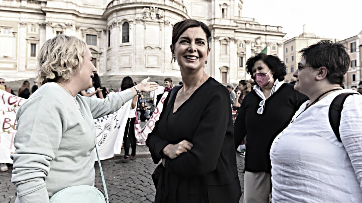 Le femministe danno di matto pure sul nome