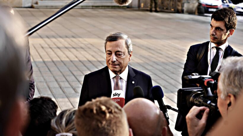 Draghi fa l’opossum e snobba il Parlamento