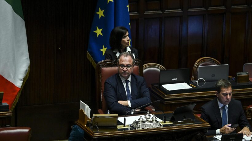 Mulé va alla carica sulla giustizia ma Berlusconi porge il ramo d’ulivo