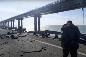 I guerrafondai da tastiera godono delle atrocità come in un videogioco