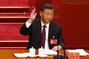Il mandato eterno di Xi Jinping inizia tra epurazioni e minacce a Taiwan