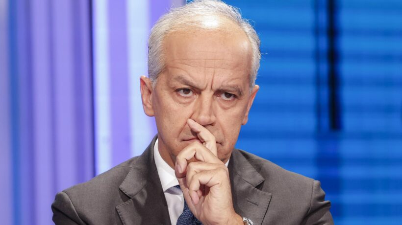 C’è il rave party ma stavolta c’è un ministro