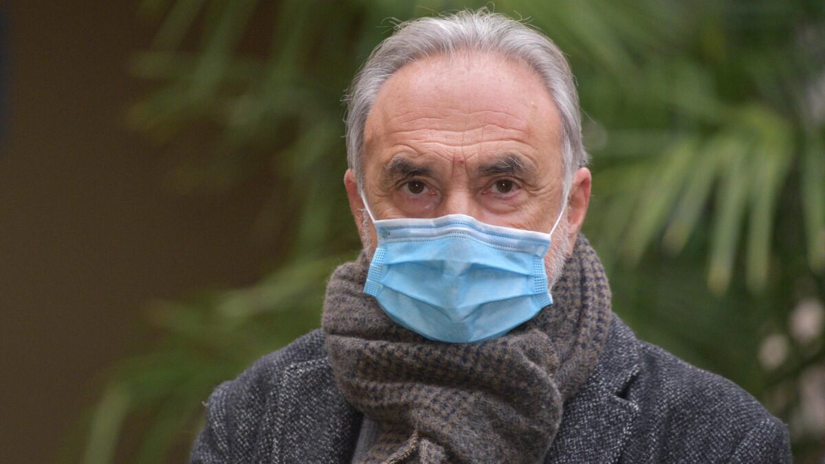 La parabola del «rieducato» Remuzzi: da alfiere delle cure a ultrà dei diktat