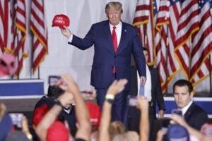 Trump: negoziati subito tra russi e ucraini