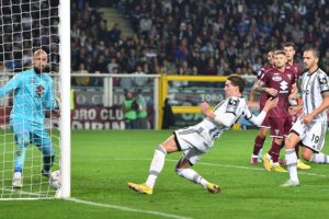 Vlahovic vince il derby con il Toro. Il resto della Juve è ancora in ritiro