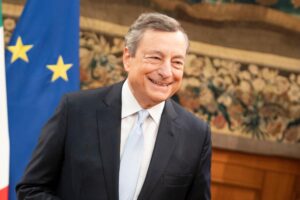 Adesso che se ne va, Draghi fa la voce grossa sul gas ma rischia il flop