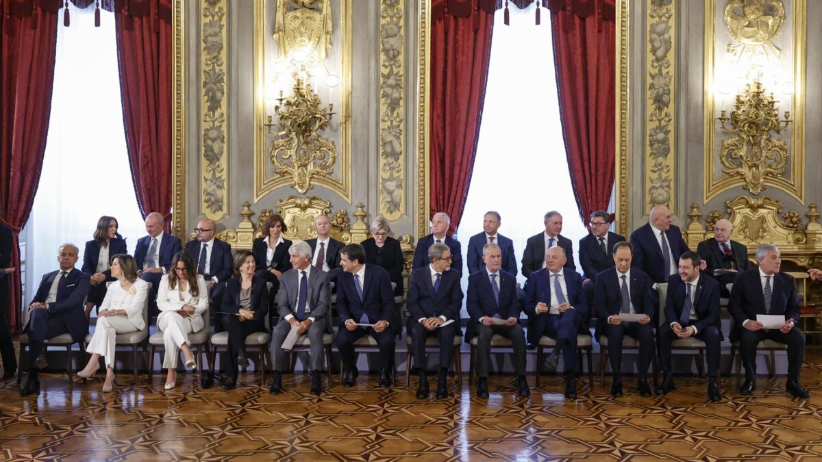 Il nuovo governo ha già due grane: gestione dei porti e numeri in Senato