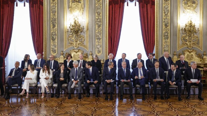 Il nuovo governo ha già due grane: gestione dei porti e numeri in Senato
