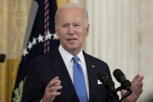 Il pasticcio di Biden sul debito studentesco