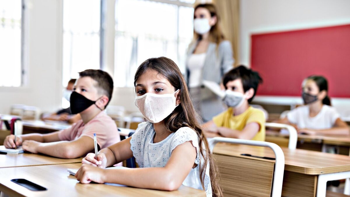 Sfruttano la psicosi da bollettino per reintrodurre i bavagli a scuola