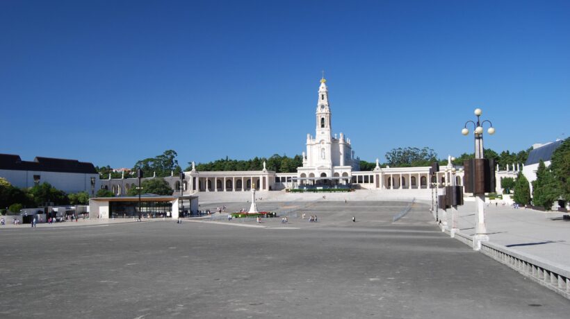Effemeridi: dalla «Banda dei Quattro» al «Miracolo del sole» a Fatima