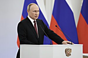 Il Cremlino frena sulle armi nucleari. Gli ucraini avanzano nel Donbass