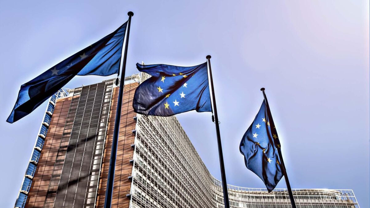 Rispunta il price cap ma è mezzo fasullo. L’Europa si accorda solo sul petrolio