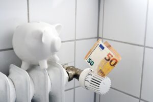 Per darci la colpa del caro bollette ecco il rap sul risparmio energetico