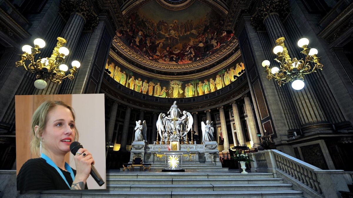 Urinò in chiesa mimando un aborto. L’Europa ora le dà quasi 10.000 euro