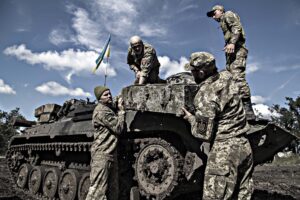 Per combattere una guerra infinita son pronti a strangolare gli italiani
