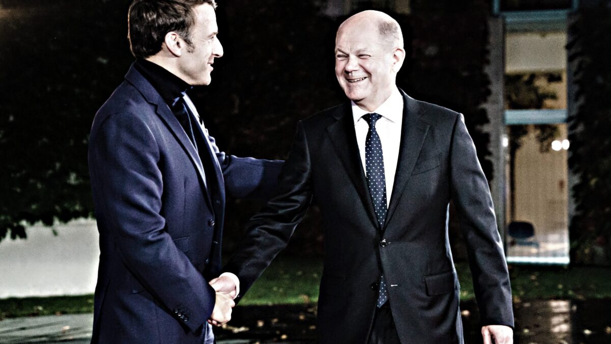 Scholz si garantisce da solo il metano. Ma per i missili vuole i soldi di tutti