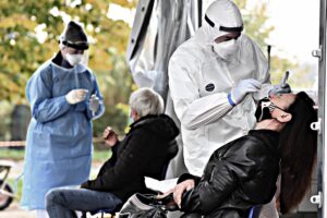 Ora stop alle multe per i vaccini. E ai tamponi