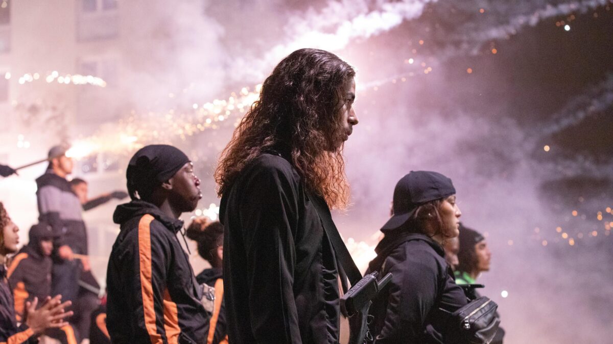 Gli unici eroi ammessi sono i teppisti delle banlieue ribelli