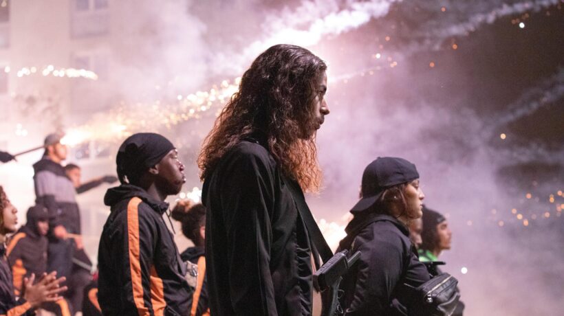 Gli unici eroi ammessi sono i teppisti delle banlieue ribelli