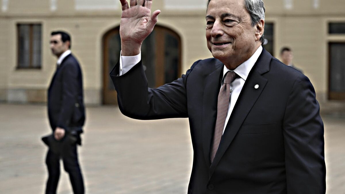 Draghi, l’addio è la supercazzola alle Camere